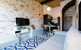 Central Balcony Apartment - Window On Cracow